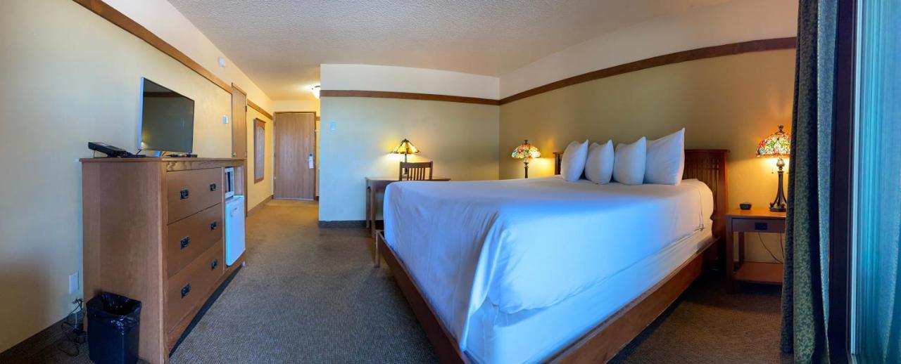 Beachcombers Inn Голд Бийч Екстериор снимка